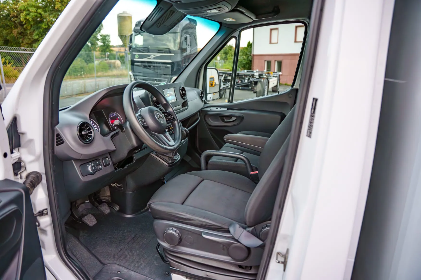 Mercedes-Benz 317 CDI Koffer 7 Mercedes-Benz 317 CDI Koffer – Bild 7